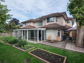  Fraser River Richmond Bed and Breakfast  Ричмонд